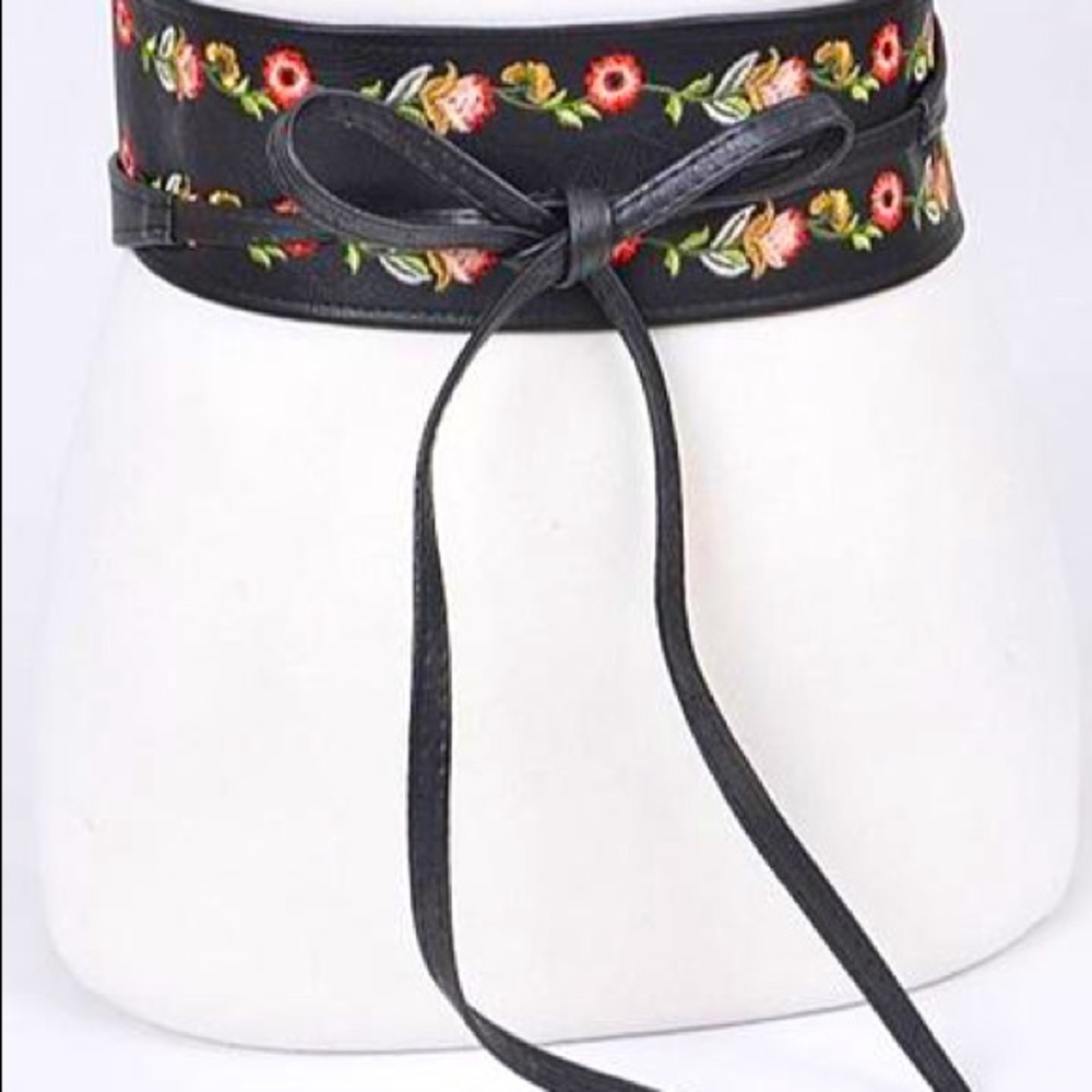 Midsommar Floral Wrap Around Belt